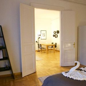 Five Season'S Apartment
